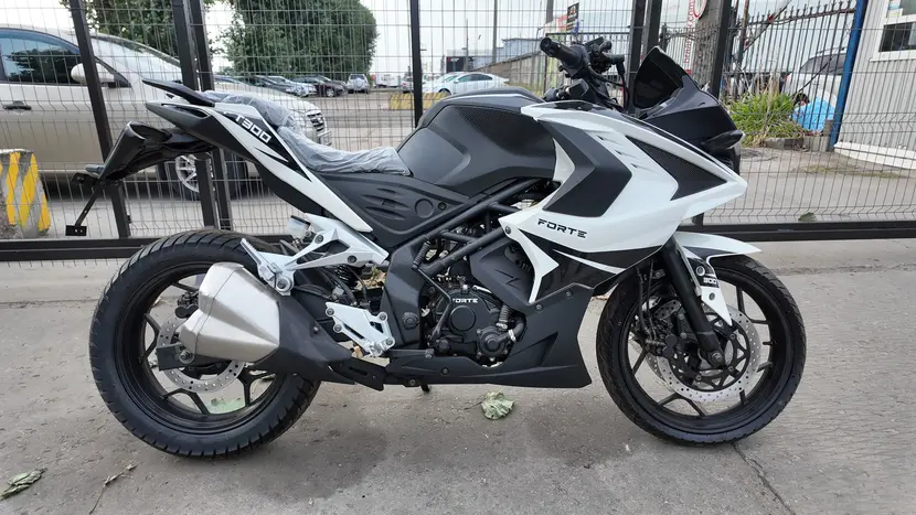 Мотоцикл FORTE FT300-R1 бело-чёрный, фото фото 3